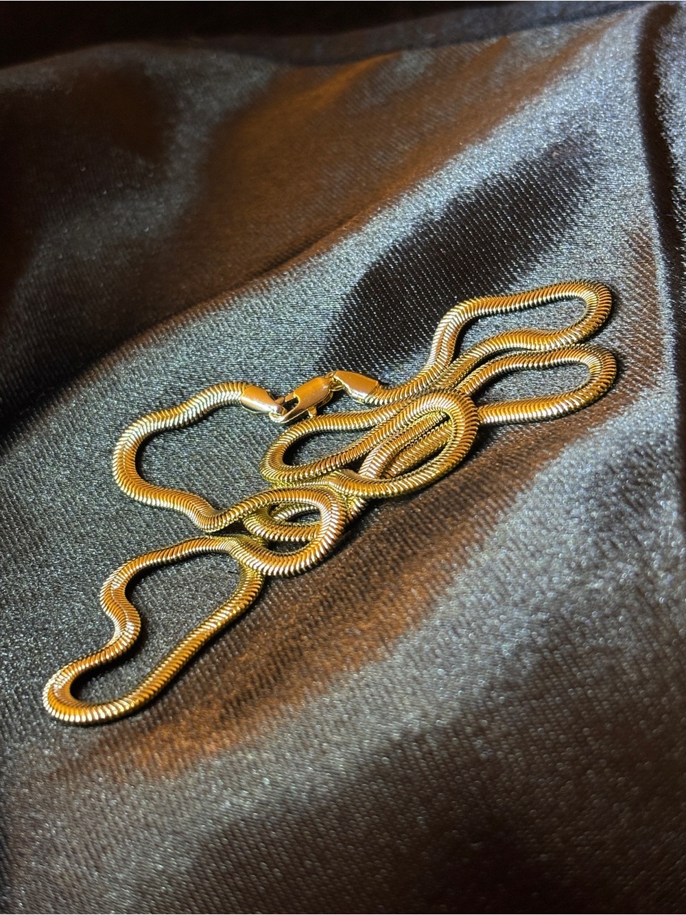 4mm Yellow Gold Herringbone Necklace 24in - Picture 12 of 16